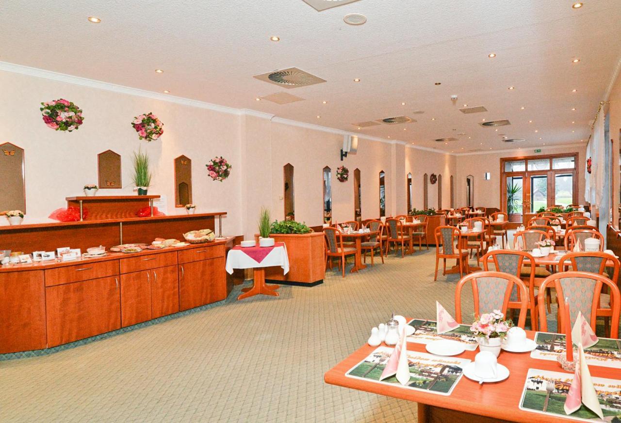 Landgasthof & Hotel Waldow กูเบน ภายนอก รูปภาพ